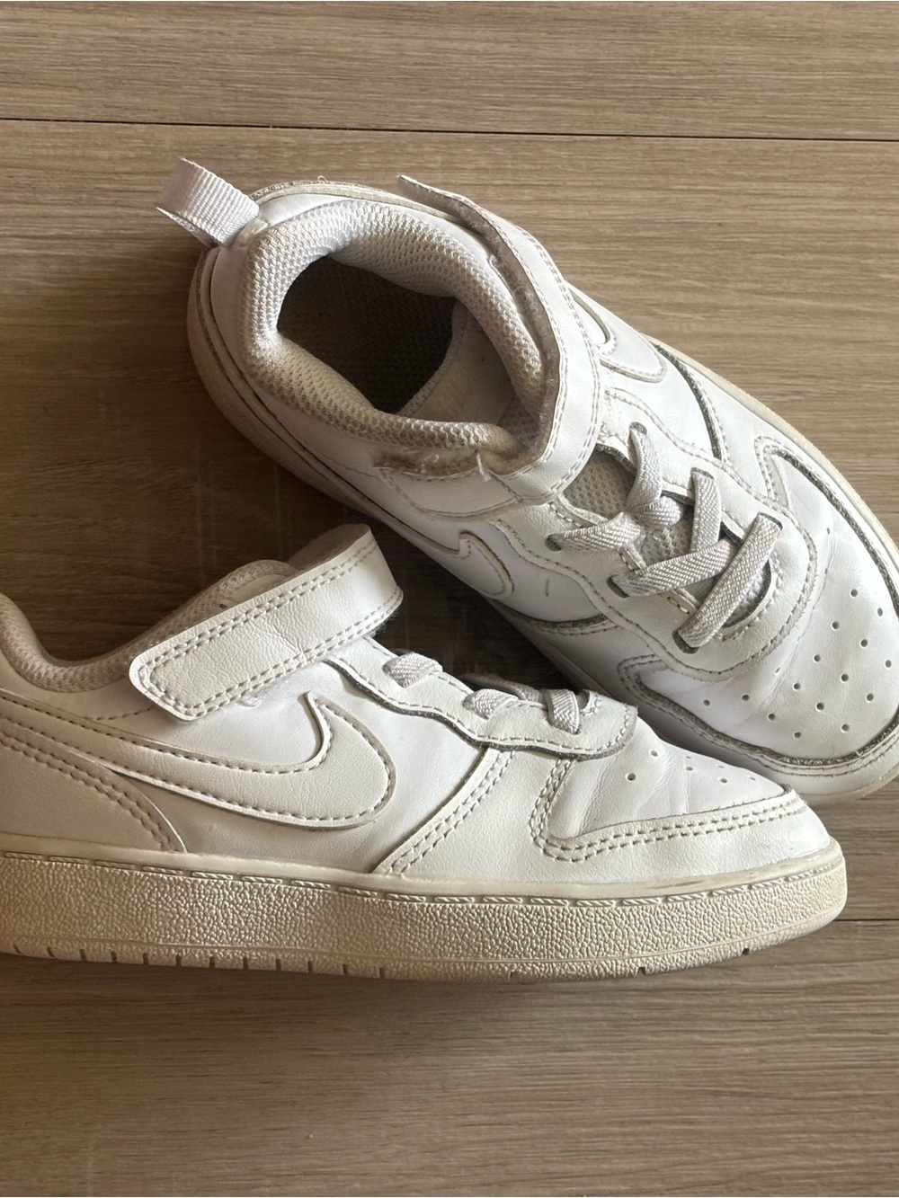 Kids Nike Borough White eVelcro Athletic Sneakers 10c
